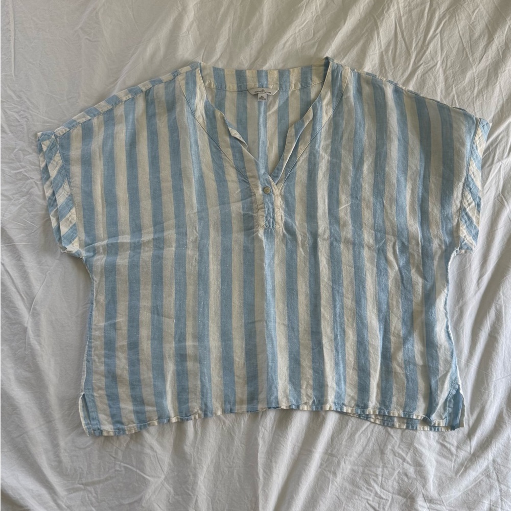 LL Bean Signature Light Blue & White Striped V-Neck linen blouse